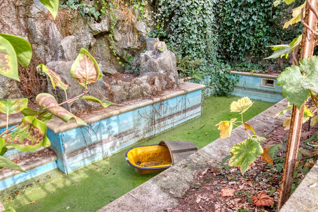 HDR green world greenworld belgie belgique belgium urbex decay verlaten boerderij lost place places kasteeldomein abandoned explorer